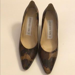 Jones New York shoes. Snake skin color brown 7 1/2
